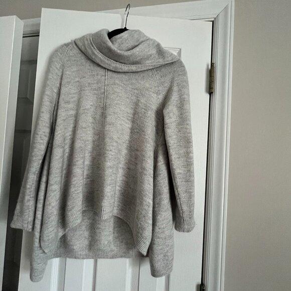 Jessica Simpson Cozy Cowl Neck Sweater Size Large - Picture 5 of 5